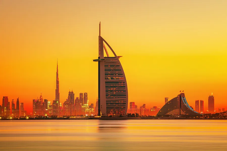 Modern 2-Bedroom Apartment in Downtown Dubai with Burj Khalifa Views